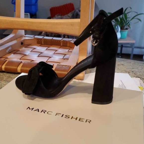 NWV Mark Fisher MALDEN  size 6 $40 - Picture 1 of 3